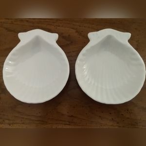 2 scallop shell Vertex brand dishes